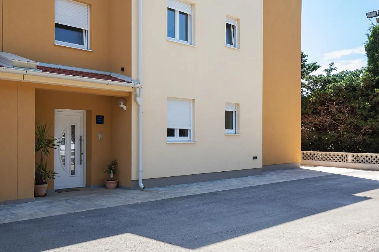 Apartment J&E Medulin