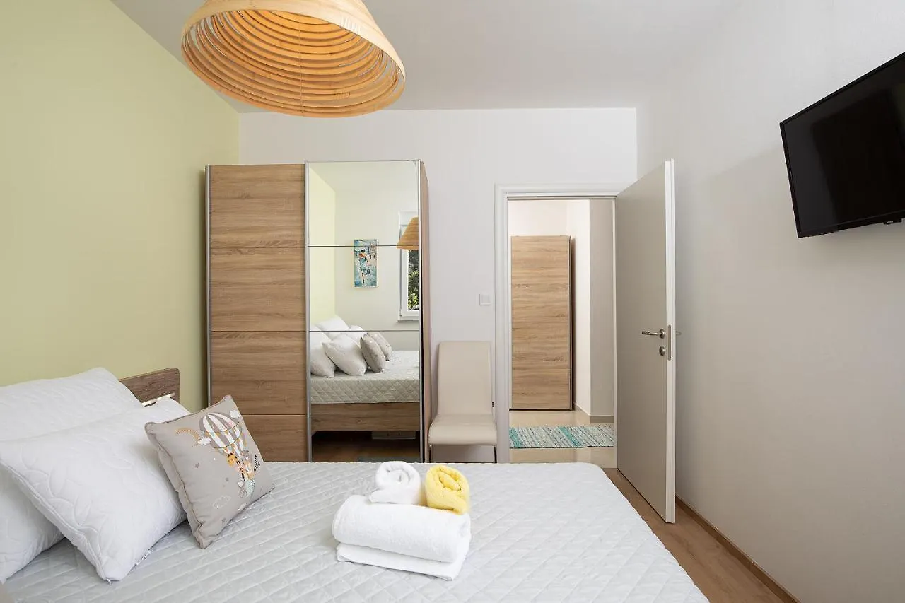 Apartment J&E Medulin