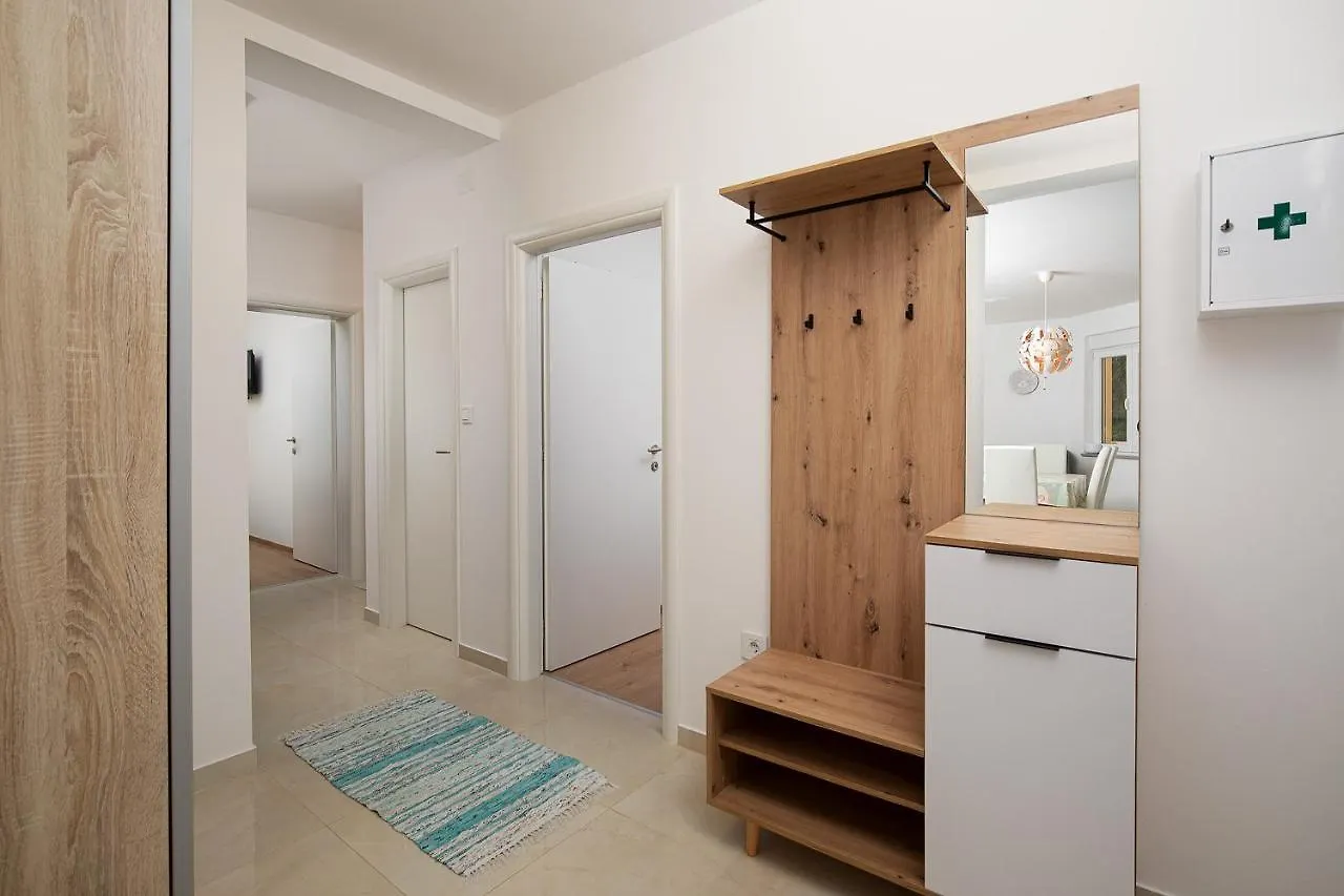 Apartment J&E Medulin